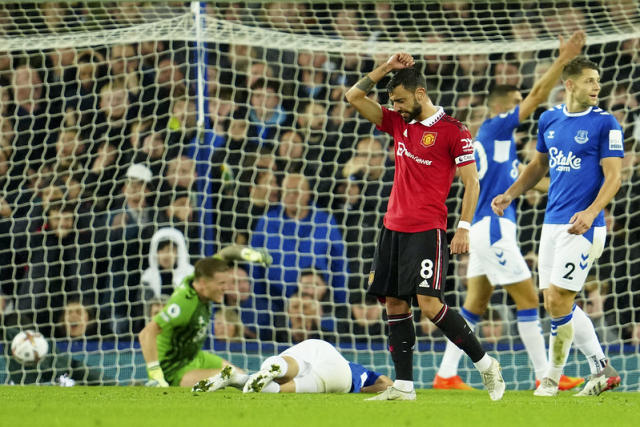 由于C罗被红牌禁赛，绝代双骄皆结束了自己本年度的...